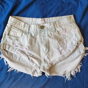 One Teaspoon Bandits FREE LOVE Shorts size 28,